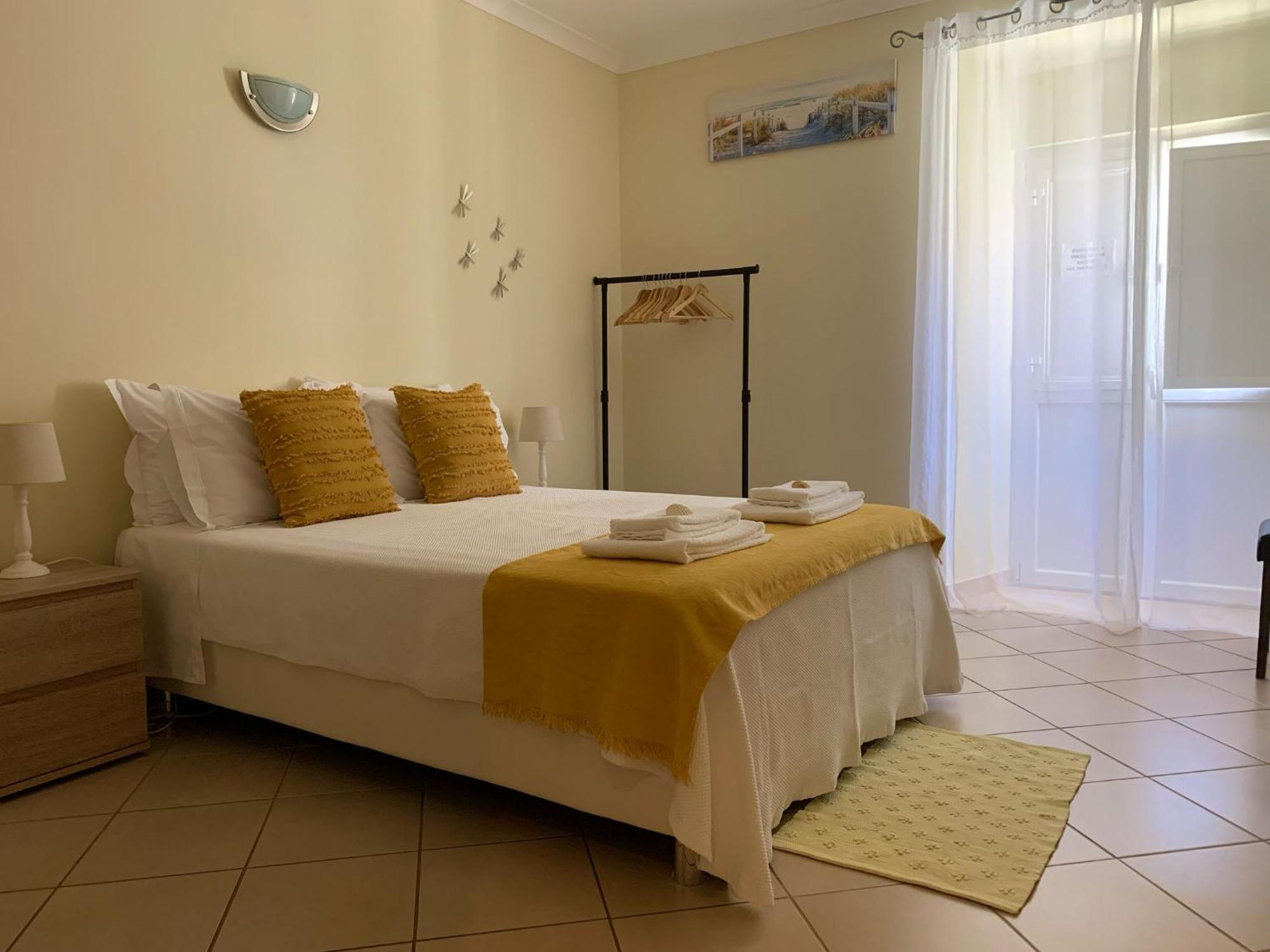 Blue Moon Guesthouse Лагуш Экстерьер фото