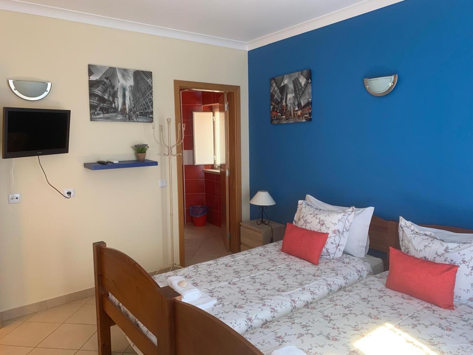 Blue Moon Guesthouse Лагуш Экстерьер фото
