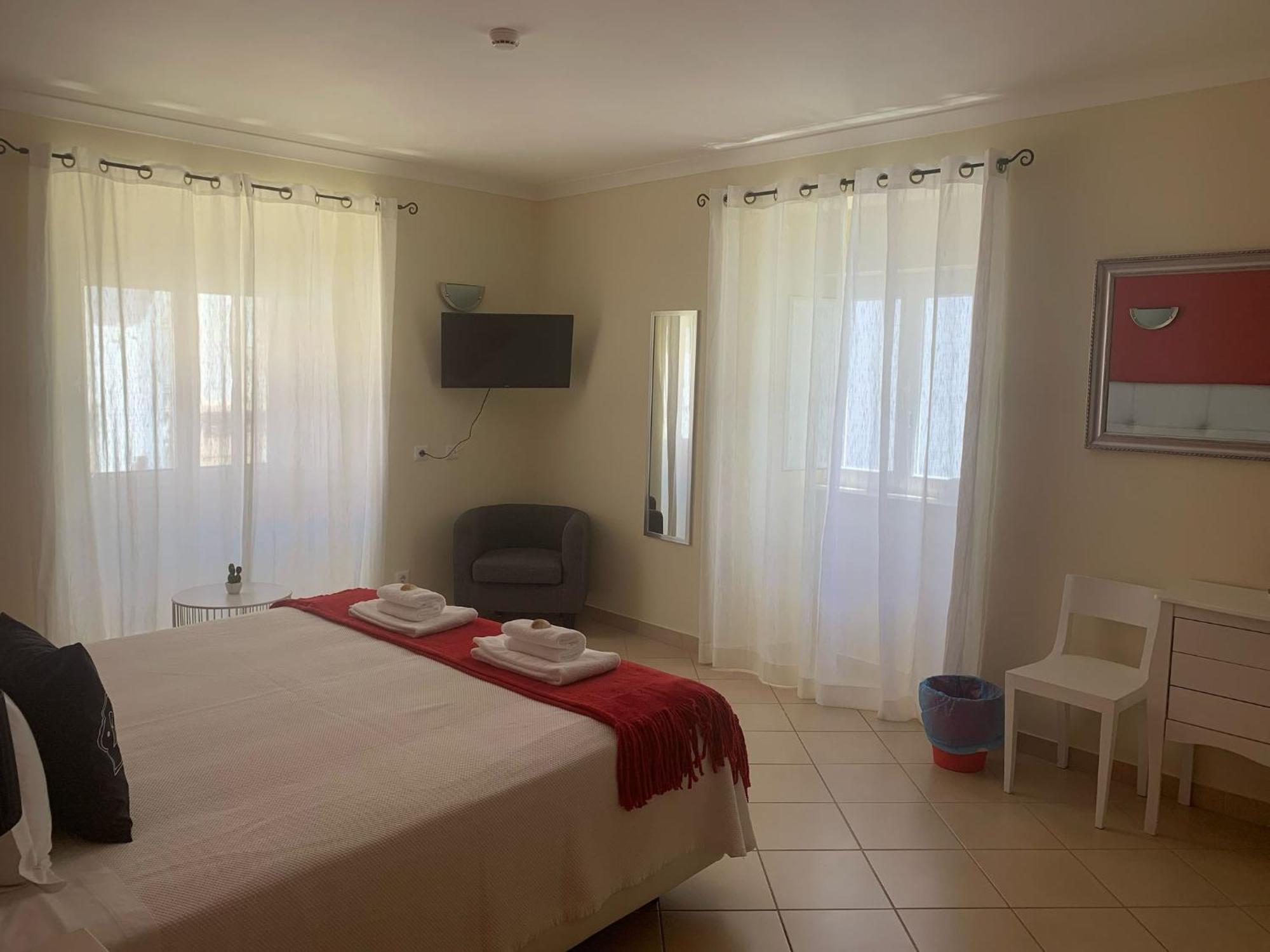 Blue Moon Guesthouse Лагуш Экстерьер фото