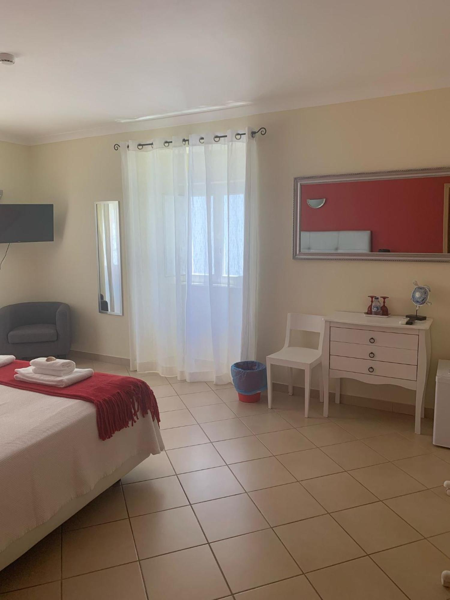 Blue Moon Guesthouse Лагуш Экстерьер фото